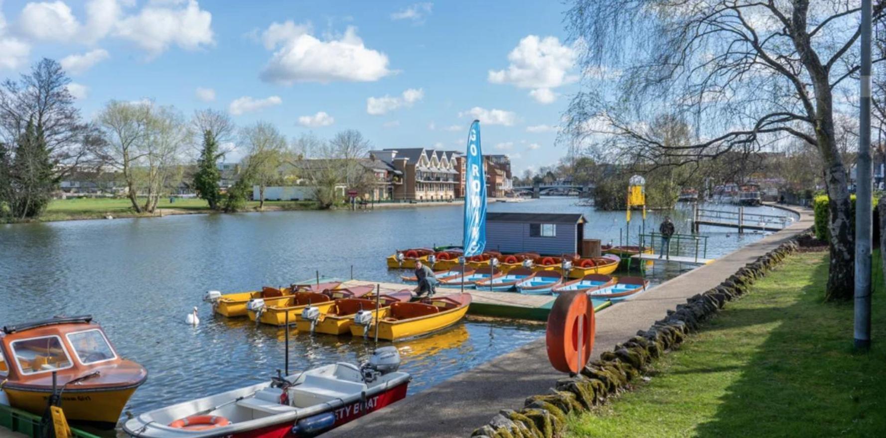 Ferienhaus Charming 2 Bed Free Residents Parking And Private Garden Legoland Ascot Castle Thorpe Park Heathrow Airport *